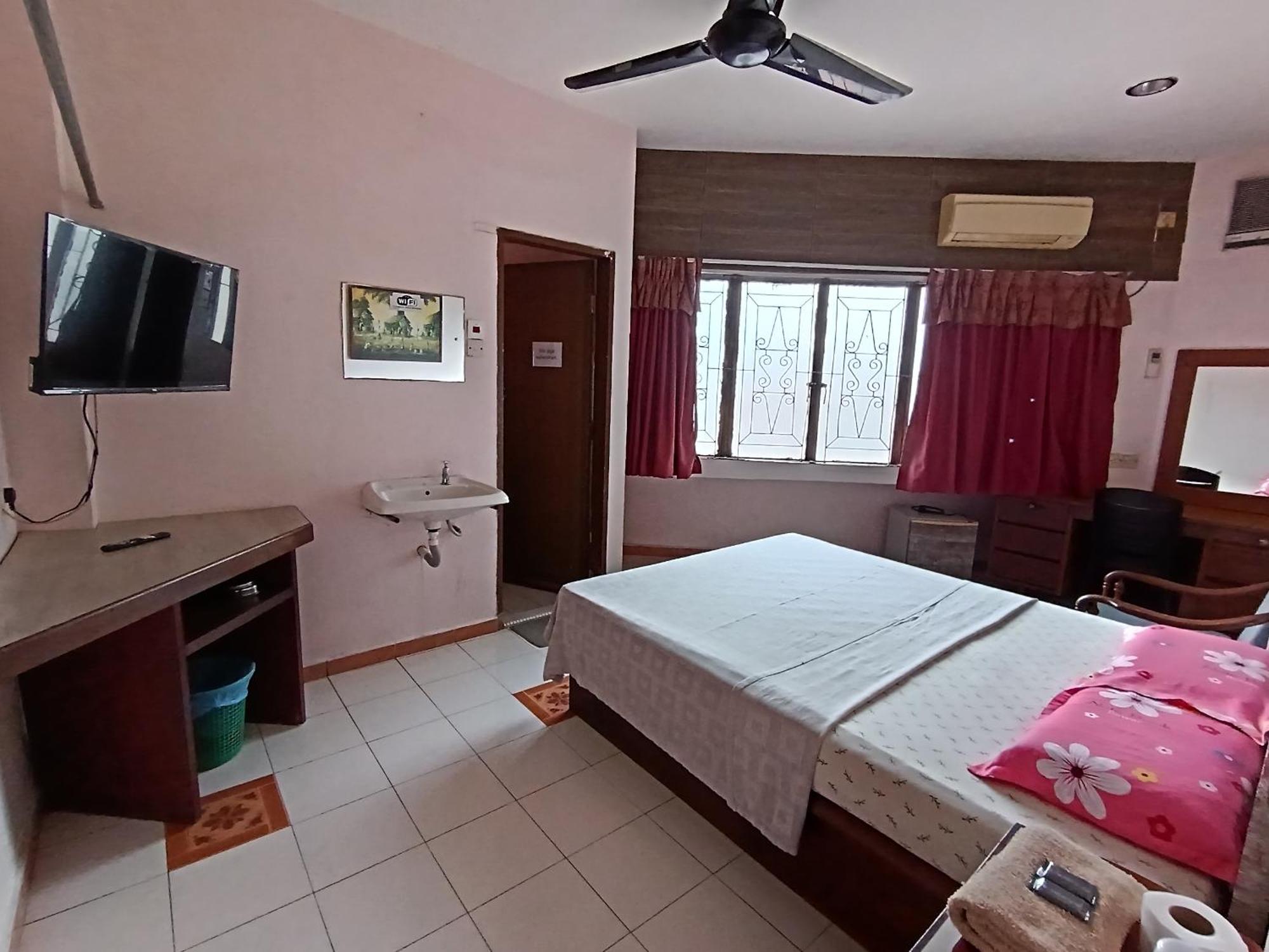 New Budget Inn Hotel Chukai Exterior foto