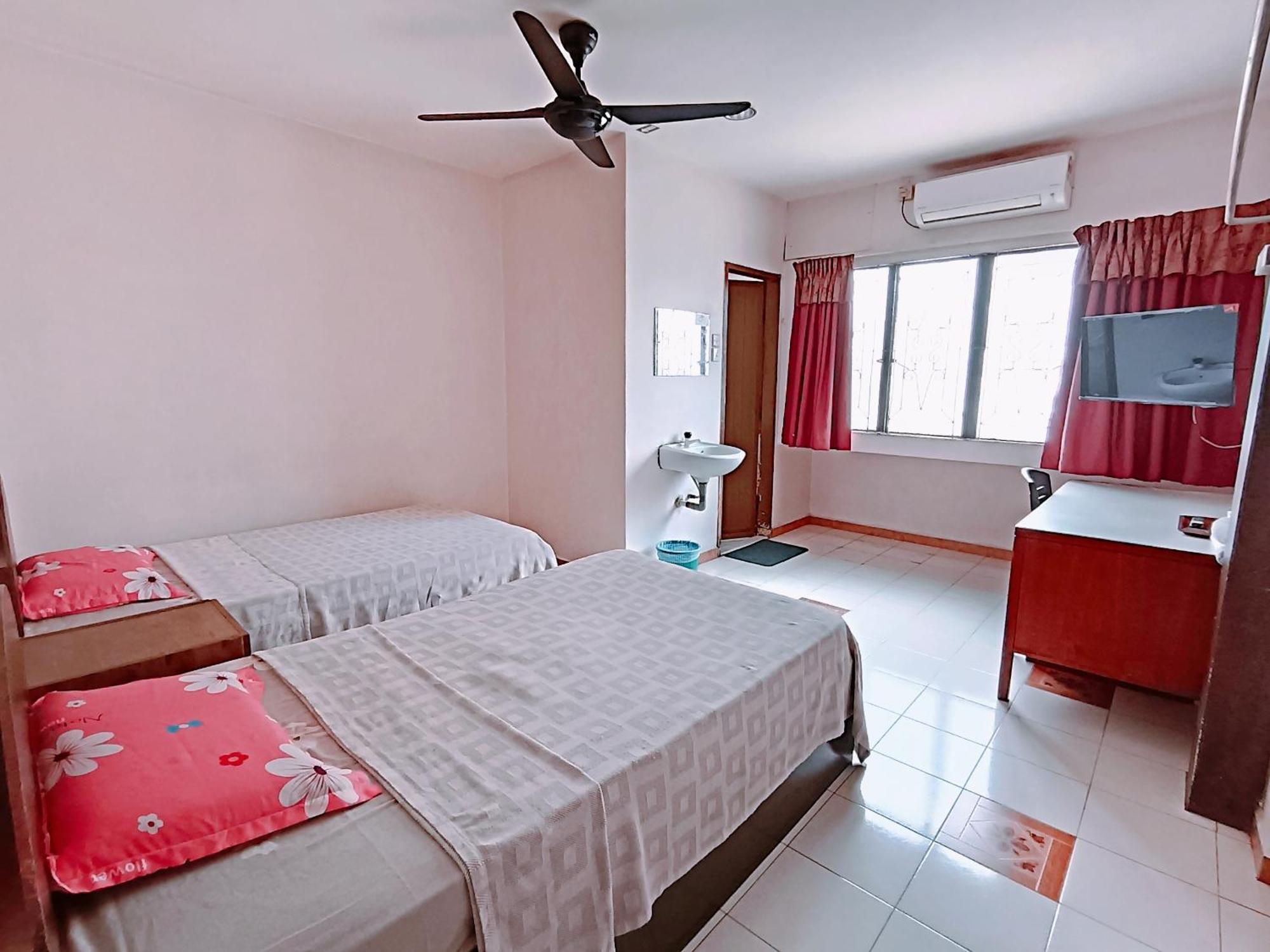 New Budget Inn Hotel Chukai Exterior foto